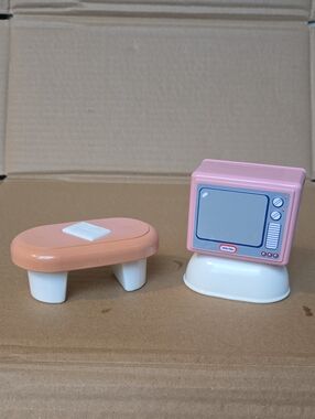 Vintage 90s Little Tikes Dollhouse Accessories - TV & Coffee Table